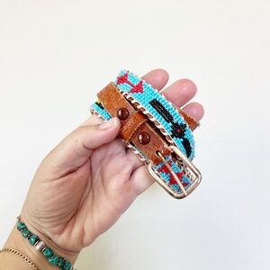 Vintage Beaded Boho Western Coastal Cowgirl Leather Thin Belt Brown Blue m l